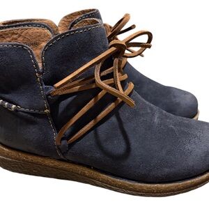 BORN Calyn Size 8 M Blue Brown Full Grain Leather Side Zip Women Bootie